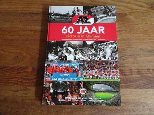 AZ 60 jaar Victorie in Alkmaar, Boeken, Sportboeken, Zo goed als nieuw, Balsport, Ophalen of Verzenden