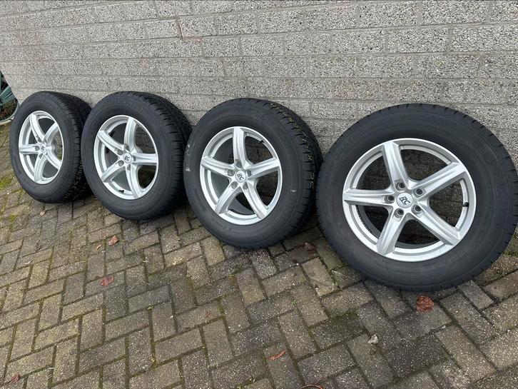 17 inch. Audi Q5/ VW Tiguan/ Skoda/ Seat winterset, Auto-onderdelen, Banden en Velgen, Winterbanden, 17 inch, 235 mm, Verzenden