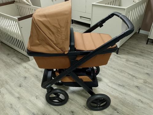 Dubatti Two Rusty Brown + voetenzak, Kinderen en Baby's, Overige Kinderen en Baby's, Nieuw, Ophalen