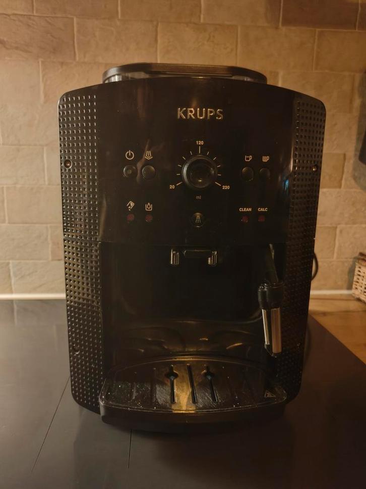 Krups Essential EA81 espressomachine, Witgoed en Apparatuur, Koffiezetapparaten, Zo goed als nieuw, Espresso apparaat, Stoompijpje