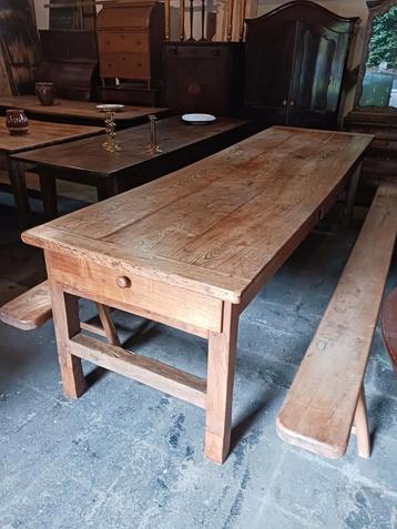 Franse Tafel van 287 cm./ Grote collectie Franse tafels beschikbaar voor biedingen