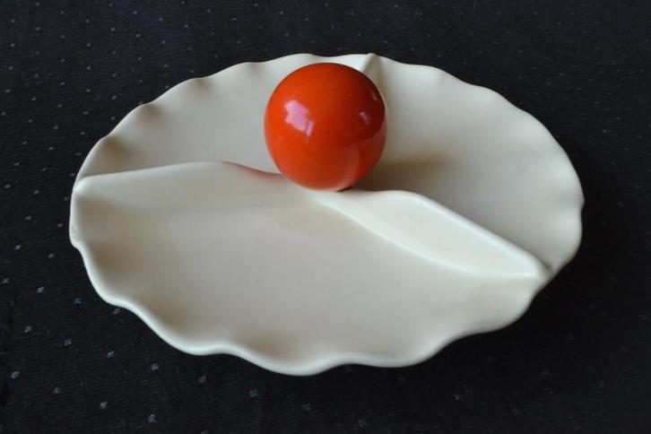 Art Deco Pindaschaal Regina, Crèmewit keramiek schaaltje, Antiek en Kunst, Antiek | Schalen, Ophalen of Verzenden