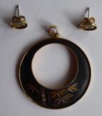 Hanger met 2 oorbellen - 10th ICECN 1981 Kyoto, Ophalen of Verzenden, Gebruikt, Overige materialen