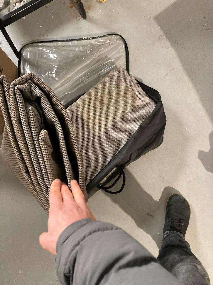 Gebruikte grijze voortent zeil  - schoon te maken, Caravans en Kamperen, Kampeeraccessoires, Gebruikt, Ophalen of Verzenden