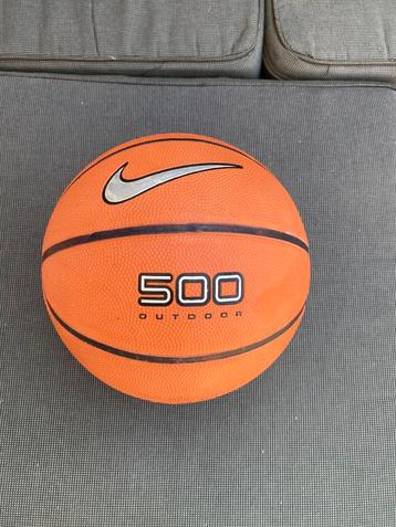 Basketbal Nike beschikbaar voor biedingen
