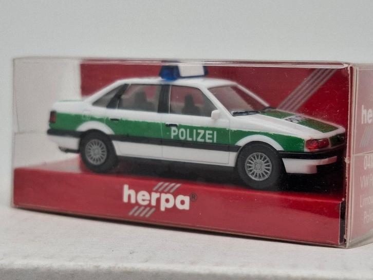 VW Passat politie - Herpa 1/87, Hobby en Vrije tijd, Modelauto's | 1:87, Zo goed als nieuw, Auto, Herpa, Verzenden