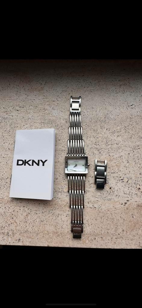 DKNY HORLOGE stainless steel zilver, parelmoer wijzerplaat!, Sieraden, Tassen en Uiterlijk, Horloges | Antiek, Polshorloge, Overige merken