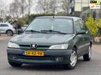 Peugeot 306 1.8 XR | Autotmaat | Airco | Elektrische ramen |, Auto's, Peugeot, Gebruikt, Zwart, 49 €/maand, Origineel Nederlands
