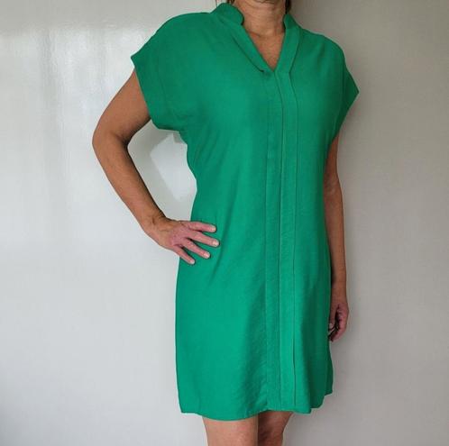 Super leuk zomer jurkje Maat M groen, Kleding | Dames, Jurken, Zo goed als nieuw, Maat 38/40 (M), Groen, Knielengte, Ophalen of Verzenden