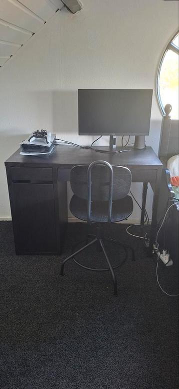IKEA Micke Bureau & Stoel beschikbaar voor biedingen