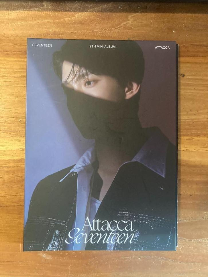 K-Pop / Attacca - Seventeen (Speciale editie / boek / Kaarte, Cd's en Dvd's, Cd's | Pop, Zo goed als nieuw, 2000 tot heden, Boxset