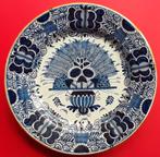 Antiek Delfts blauw pauwstaart wandbord (80-25) Makkum, Ophalen of Verzenden