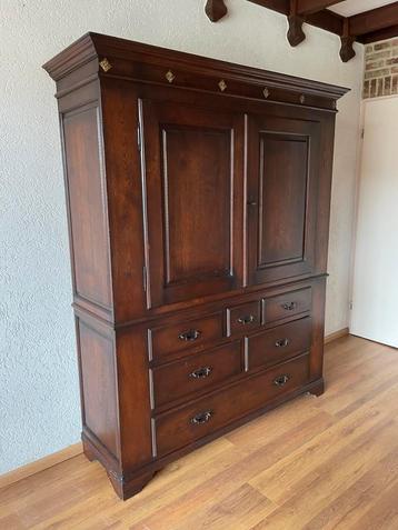 van oud antiquair: strakke KABINET KAST eiken mooie details beschikbaar voor biedingen
