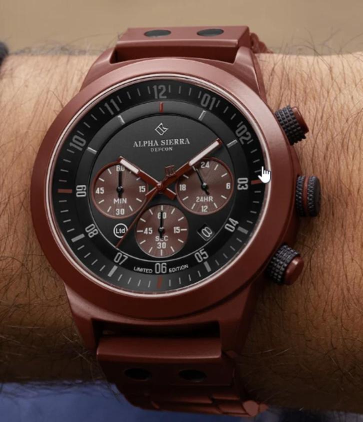Alpha Sierra Defcon SEIKO Nieuw t.w.v € 395 100% ORIGINEEL, Sieraden, Tassen en Uiterlijk, Sporthorloges, Nieuw, iOS, Rood, Waterdicht