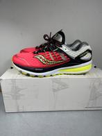 Saucony Triumph 40 EU, Ophalen of Verzenden, Gedragen, Rood, Sportschoenen