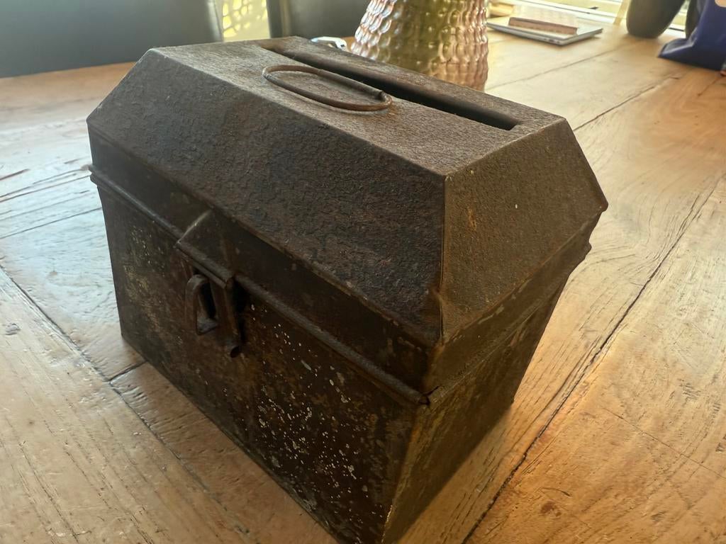 ️ Antiek kerkelijk collecte blik, 19e eeuw, originele staat, Ophalen of Verzenden, Zo goed als nieuw, Minder dan 50 cm