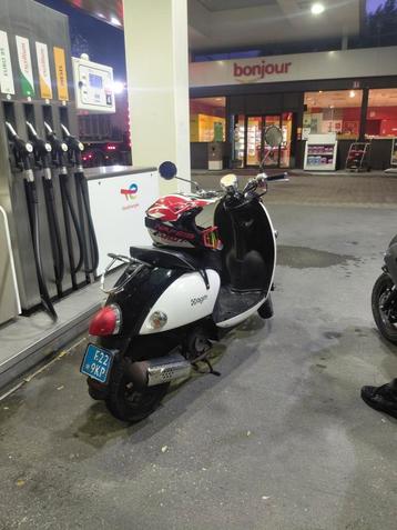 Agm scooter beschikbaar voor biedingen