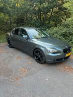 BMW 5-Serie 3.0 I 530 AUT 2004 Grijs, Automaat, Achterwielaandrijving, 2000 kg, Particulier