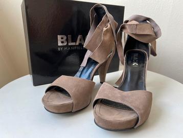 Damesschoenen, pumps, maat 39 beschikbaar voor biedingen