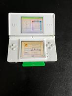 Nintendo DS Lite (wit) inclusief Pokemon Leaf Green & Mario, Spelcomputers en Games, Spelcomputers | Nintendo DS, Ophalen of Verzenden