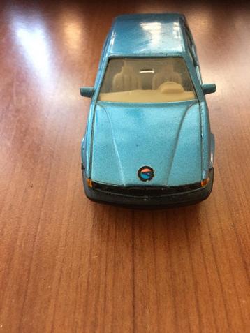 BMW 320 uit de jaren 1976.Schaal 1:43.