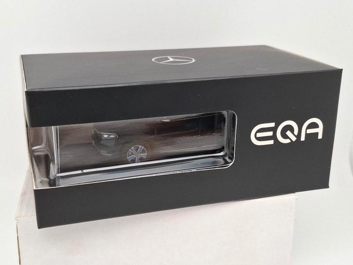 Mercedes Benz EQA "Denim Blue" - Herpa 1/43, Hobby en Vrije tijd, Modelauto's | 1:43, Zo goed als nieuw, Auto, Overige merken