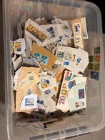 Kilowaar postzegels, Postzegels en Munten, Postzegels | Volle albums en Verzamelingen, Ophalen, Nederland en Buitenland
