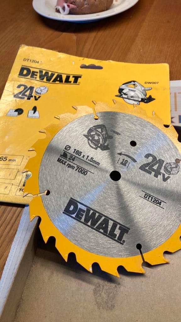 Cirkelzaagblad nieuw Dewalt DT1204 voor 24 Volt machine, Doe-het-zelf en Verbouw, Gereedschap | Zaagmachines, Nieuw, Cirkelzaag