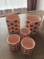 Bloempotten met hartjes, Ophalen, Rond, Binnen, Zo goed als nieuw
