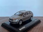Skoda Octavia Combi 2015 Light Brown 1:43 Abrex, Hobby en Vrije tijd, Modelauto's | 1:43, Ophalen of Verzenden, Zo goed als nieuw