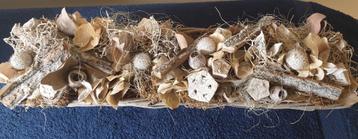 leuk langwerpig rieten mandje met droogbloemen zie foto's beschikbaar voor biedingen