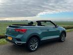 Volkswagen T-Roc Cabriolet 1.0 TSI 115pk dec-2020 Groen, Auto's, Voorwielaandrijving, Stof, Cabriolet, 4 stoelen