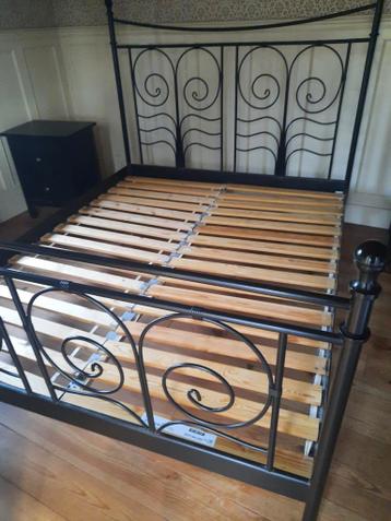 Mooie metalen bedframe Ikea - afbeelding 1