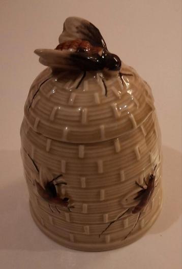 Vintage keramieken honingpot met deksel. beschikbaar voor biedingen