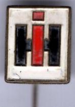 IH International Harvester koper tractoren speldje ( E_153 ), Verzamelen, Speldjes, Pins en Buttons, Verzenden, Nieuw, Transport