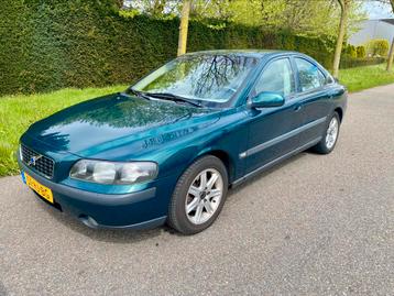 Volvo S60 2.4 140PK AUT 2001 Groen AIRCO TREKHAAK CRUISE LMV