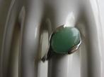 Nieuwe verzilverde ring met jade maat 20., 20 of groter, Nieuw, Ophalen of Verzenden, Met edelsteen