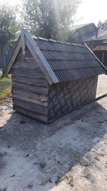 Nachthok voor pony, geit of grote hond beschikbaar voor biedingen