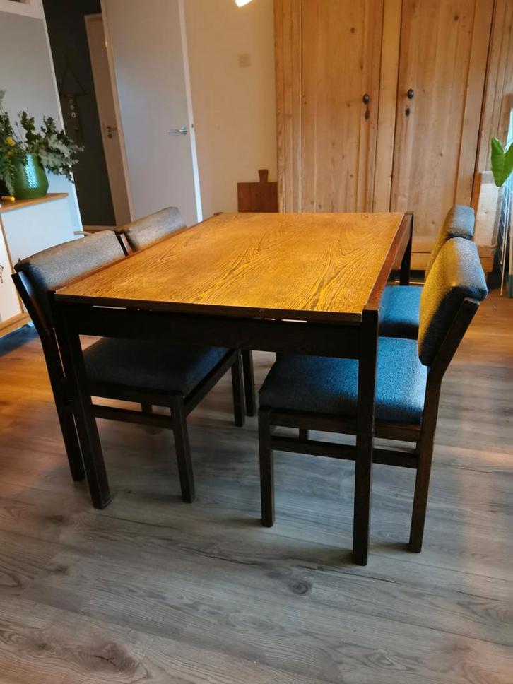 Vintage stoelen en uitschuifbare eettafel van Pastoe, Huis en Inrichting, Stoelen, Gebruikt, Ophalen