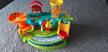 v tech autogarage + toet toet auto (duits talig) beschikbaar voor biedingen