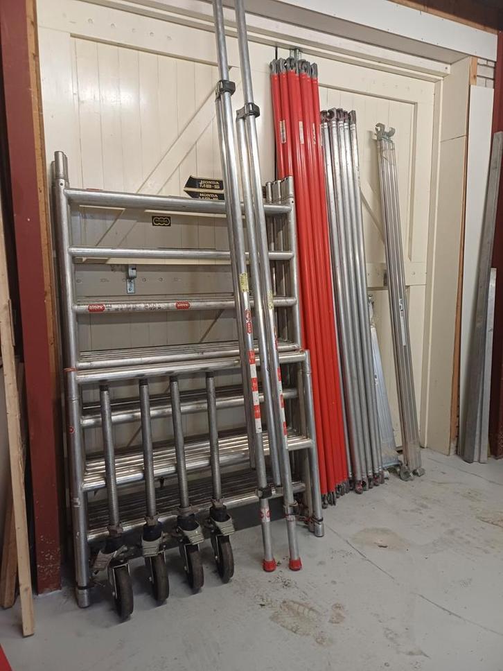 Rolsteiger Altrex RS Tower, Doe-het-zelf en Verbouw, Steigers, Zo goed als nieuw, Rolsteiger of Kamersteiger, 5 meter of hoger