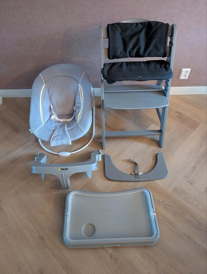 Hauck Alpha Kinderstoel + Bouncer + Eetblad, Kinderen en Baby's, Kinderstoelen, Gebruikt, Meegroeistoel, Afneembaar eetblad, Gordel(s)