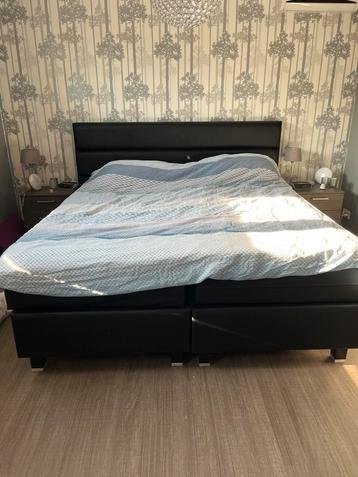 Boxspring 180x200 cm beschikbaar voor biedingen
