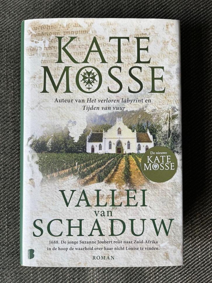 Kate Mosse - Vallei van schaduw. (Hardcover) ~ 2024 ~, Boeken, Romans, Zo goed als nieuw, Ophalen of Verzenden
