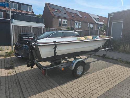 polyester bootje eventueel met een trailer motor is verkocht, Watersport en Boten, Vis- en Consoleboten, Zo goed als nieuw, Tot 10 pk