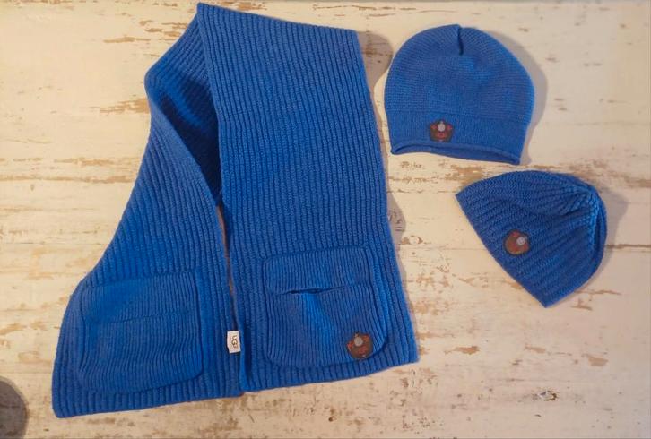 Ugg set: 2 mutsjes en sjaal kobaltblauw, Kleding | Dames, Mutsen, Sjaals en Handschoenen, Zo goed als nieuw, Ophalen of Verzenden
