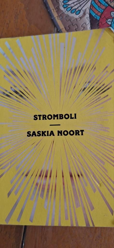 Saskia Noort - Stromboli, Boeken, Literatuur, Zo goed als nieuw, Nederland, Ophalen of Verzenden