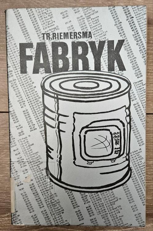 Tr. Riemersma - Fabryk, Boeken, Romans, Zo goed als nieuw, Nederland, Ophalen of Verzenden