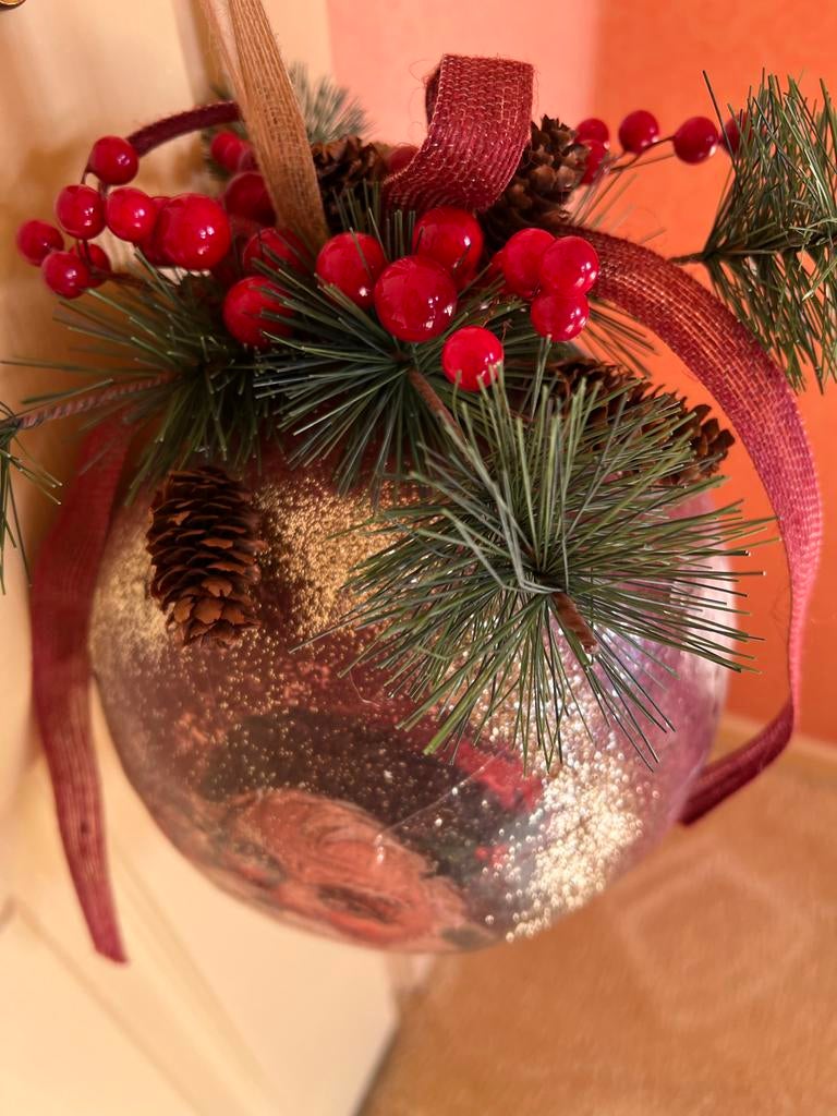 Grote Kerstbal met Versiering - 18 cm, Diversen, Kerst, Verzenden, Nieuw
