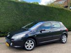 Peugeot 307 1.6-16V AIRCO/LEER/5DRS/RIJDT GOED/APK 3-2025!, Auto's, Peugeot, Origineel Nederlands, Te koop, 5 stoelen, 14 km/l